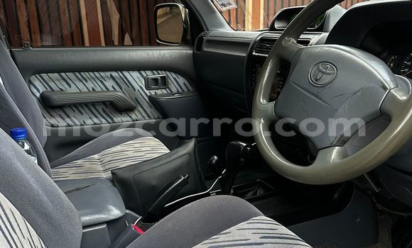 Nunua Ilio tumika Toyota Land Cruiser Prado Nyeupe Gari ndani ya Maputo nchini Maputo Nunua Ilio tumika Toyota Land Cruiser Prado Nyeupe Gari ndani ya Maputo nchini Maputo