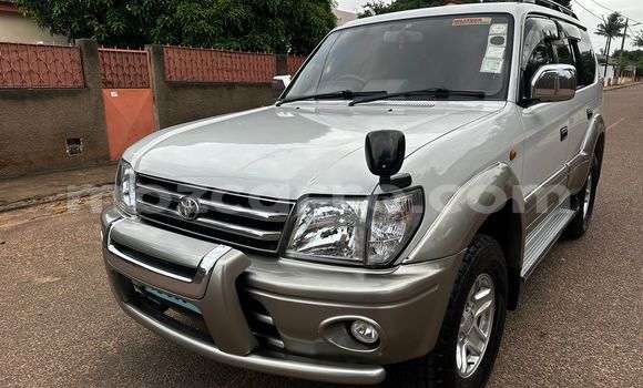 Nunua Ilio tumika Toyota Land Cruiser Prado Nyeupe Gari ndani ya Maputo nchini Maputo Nunua Ilio tumika Toyota Land Cruiser Prado Nyeupe Gari ndani ya Maputo nchini Maputo