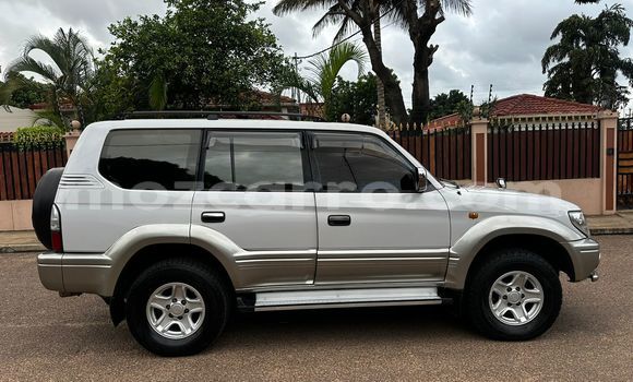 Nunua Ilio tumika Toyota Land Cruiser Prado Nyeupe Gari ndani ya Maputo nchini Maputo Nunua Ilio tumika Toyota Land Cruiser Prado Nyeupe Gari ndani ya Maputo nchini Maputo
