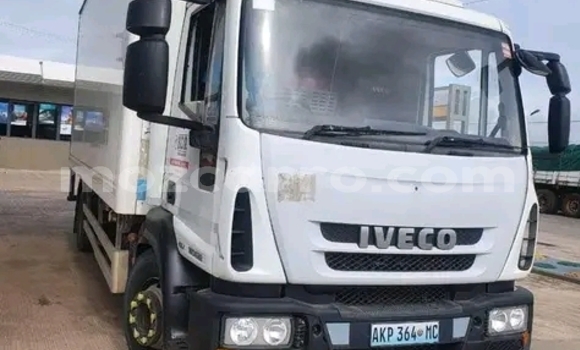 Nunua Ilio tumika IVECO Massif Nyeupe Gari ndani ya Maputo nchini Maputo Nunua Ilio tumika IVECO Massif Nyeupe Gari ndani ya Maputo nchini Maputo