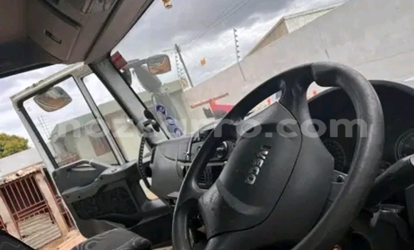 Nunua Ilio tumika IVECO Massif Nyeupe Gari ndani ya Maputo nchini Maputo Nunua Ilio tumika IVECO Massif Nyeupe Gari ndani ya Maputo nchini Maputo