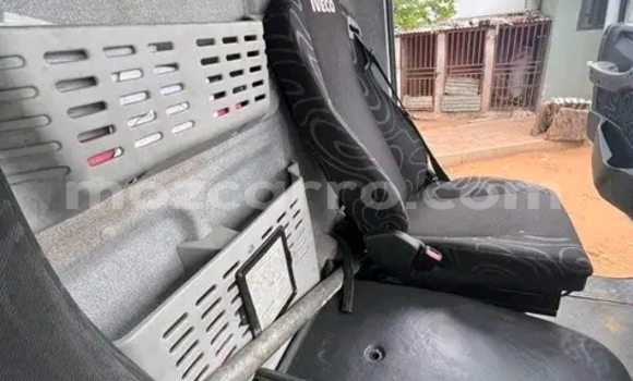 Nunua Ilio tumika IVECO Massif Nyeupe Gari ndani ya Maputo nchini Maputo Nunua Ilio tumika IVECO Massif Nyeupe Gari ndani ya Maputo nchini Maputo