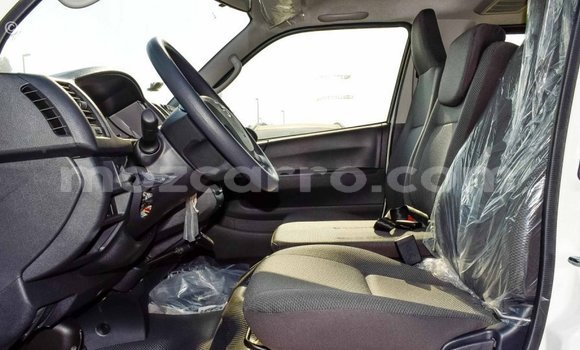Comprar Importar Toyota Hiace Branco Carro em Import - Dubai em Cabo Delgado Comprar Importar Toyota Hiace Branco Carro em Import - Dubai em Cabo Delgado
