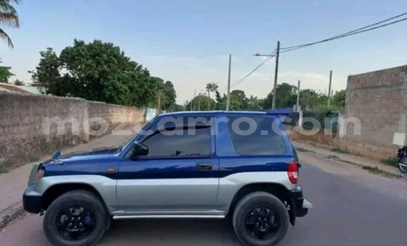 Comprar Usado Mitsubishi Pajero iO Azul Carro em Maputo em Maputo