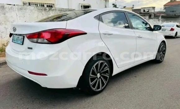 Comprar Usado Hyundai Elantra Branco Carro em Maputo em Maputo Comprar Usado Hyundai Elantra Branco Carro em Maputo em Maputo
