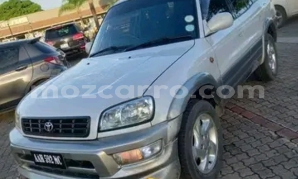 Comprar Usado Toyota RAV4 Branco Carro em Maputo em Maputo Comprar Usado Toyota RAV4 Branco Carro em Maputo em Maputo