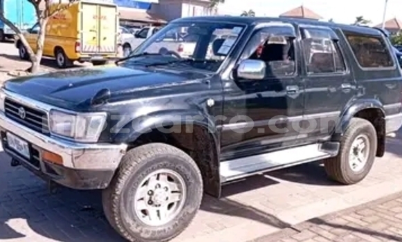 Nunua Ilio tumika Toyota Hilux Surf Bluu Gari ndani ya Maputo nchini Maputo Nunua Ilio tumika Toyota Hilux Surf Bluu Gari ndani ya Maputo nchini Maputo