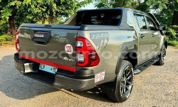 Buy Used Toyota Hiluxe Revo Green Car in Maputo in Maputo Buy Used Toyota Hiluxe Revo Green Car in Maputo in Maputo