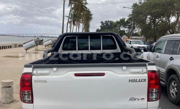 Nunua Ilio tumika Toyota Hiluxe Revo Nyeupe Gari ndani ya Maputo nchini Maputo Nunua Ilio tumika Toyota Hiluxe Revo Nyeupe Gari ndani ya Maputo nchini Maputo
