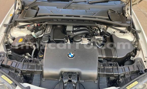 Nunua Ilio tumika BMW 3-Series Nyeupe Gari ndani ya Maputo nchini Maputo Nunua Ilio tumika BMW 3-Series Nyeupe Gari ndani ya Maputo nchini Maputo