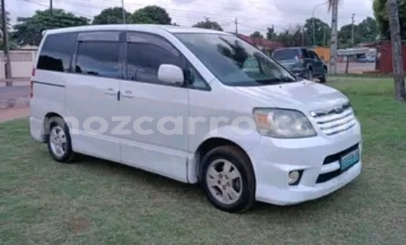 Tenga Tsaru Toyota Noah Chena Mota in Maputo in Maputo