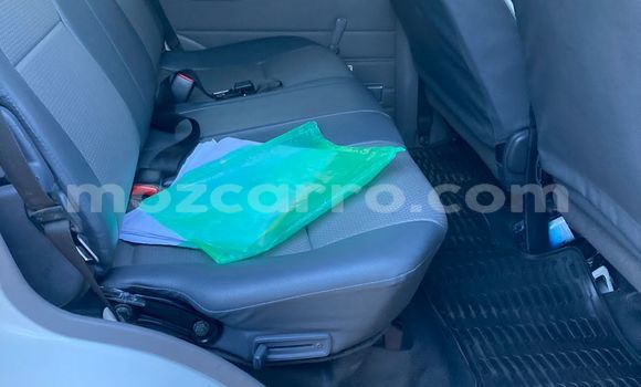 Comprar Usado Toyota Land Cruiser Branco Carro em Maputo em Maputo Comprar Usado Toyota Land Cruiser Branco Carro em Maputo em Maputo