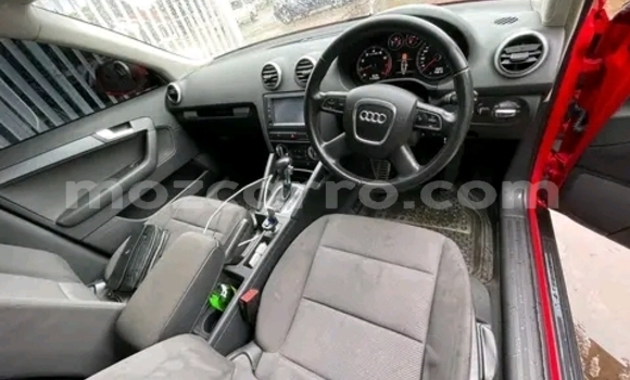 Nunua Ilio tumika Audi A4 Nyekundu Gari ndani ya Maputo nchini Maputo Nunua Ilio tumika Audi A4 Nyekundu Gari ndani ya Maputo nchini Maputo