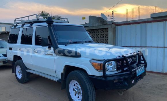 Comprar Usado Toyota Land Cruiser Branco Carro em Maputo em Maputo