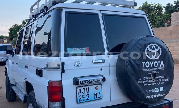 Buy Used Toyota Land Cruiser White Car in Maputo in Maputo Buy Used Toyota Land Cruiser White Car in Maputo in Maputo
