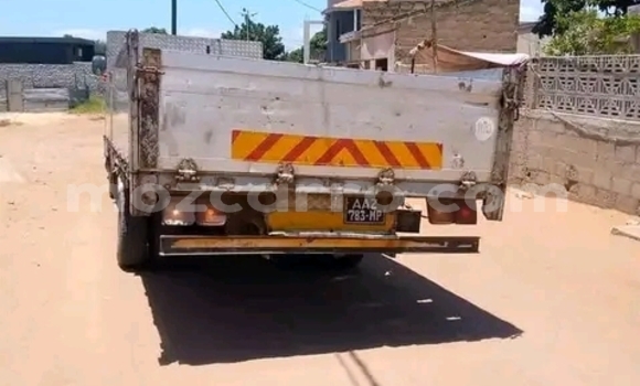 Nunua Ilio tumika Toyota C-HR Nyingine Gari ndani ya Maputo nchini Maputo Nunua Ilio tumika Toyota C-HR Nyingine Gari ndani ya Maputo nchini Maputo