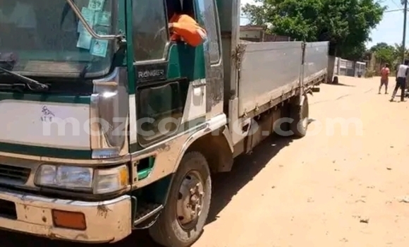 Nunua Ilio tumika Toyota C-HR Nyingine Gari ndani ya Maputo nchini Maputo Nunua Ilio tumika Toyota C-HR Nyingine Gari ndani ya Maputo nchini Maputo