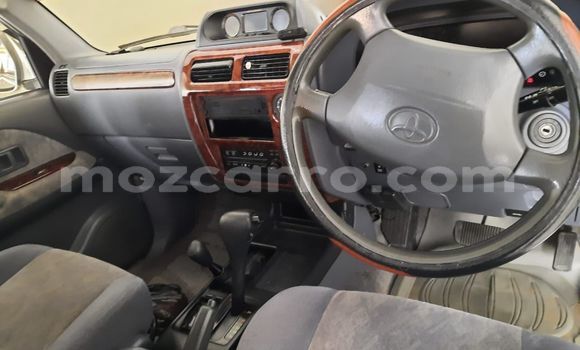 Nunua Ilio tumika Toyota Land Cruiser Prado Nyeupe Gari ndani ya Maputo nchini Maputo Nunua Ilio tumika Toyota Land Cruiser Prado Nyeupe Gari ndani ya Maputo nchini Maputo