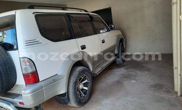 Nunua Ilio tumika Toyota Land Cruiser Prado Nyeupe Gari ndani ya Maputo nchini Maputo Nunua Ilio tumika Toyota Land Cruiser Prado Nyeupe Gari ndani ya Maputo nchini Maputo