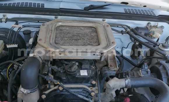 Nunua Ilio tumika Nissan Hardbody Nyeupe Gari ndani ya Maputo nchini Maputo Nunua Ilio tumika Nissan Hardbody Nyeupe Gari ndani ya Maputo nchini Maputo