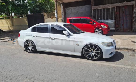 Comprar Usado BMW 4-Series Branco Carro em Maputo em Maputo