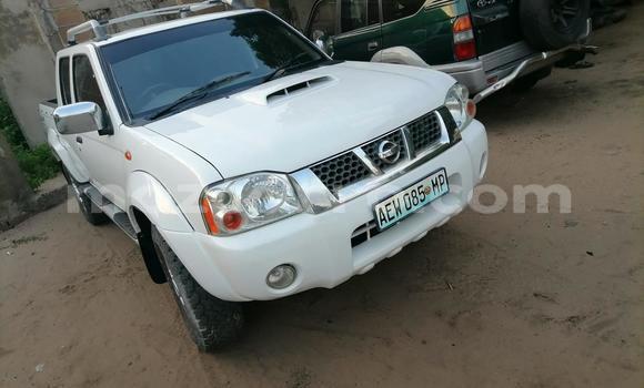 Nunua Ilio tumika Nissan Hardbody Nyeupe Gari ndani ya Maputo nchini Maputo Nunua Ilio tumika Nissan Hardbody Nyeupe Gari ndani ya Maputo nchini Maputo