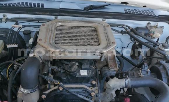 Nunua Ilio tumika Nissan Hardbody Nyeupe Gari ndani ya Maputo nchini Maputo Nunua Ilio tumika Nissan Hardbody Nyeupe Gari ndani ya Maputo nchini Maputo