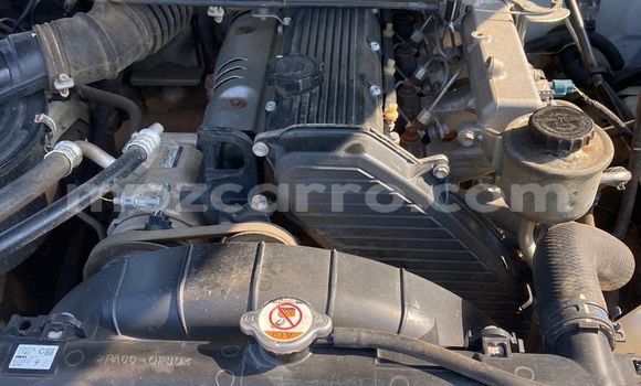 Nunua Ilio tumika Toyota Land Cruiser Prado Nyeupe Gari ndani ya Maputo nchini Maputo Nunua Ilio tumika Toyota Land Cruiser Prado Nyeupe Gari ndani ya Maputo nchini Maputo