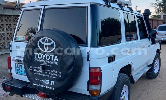 Nunua Ilio tumika Toyota Land Cruiser Prado Nyeupe Gari ndani ya Maputo nchini Maputo Nunua Ilio tumika Toyota Land Cruiser Prado Nyeupe Gari ndani ya Maputo nchini Maputo