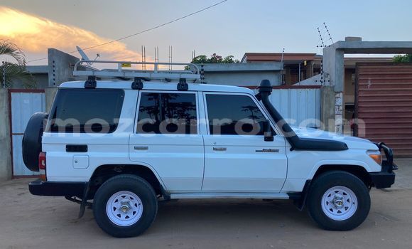 Nunua Ilio tumika Toyota Land Cruiser Prado Nyeupe Gari ndani ya Maputo nchini Maputo Nunua Ilio tumika Toyota Land Cruiser Prado Nyeupe Gari ndani ya Maputo nchini Maputo
