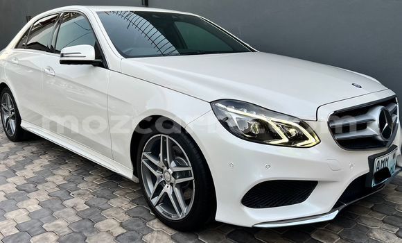 Tenga Tsaru Mercedes‒Benz E-Class Chena Mota in Maputo in Maputo