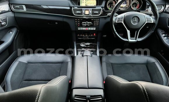 Nunua Ilio tumika Mercedes‒Benz E-Class Nyeupe Gari ndani ya Maputo nchini Maputo Nunua Ilio tumika Mercedes‒Benz E-Class Nyeupe Gari ndani ya Maputo nchini Maputo