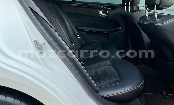 Nunua Ilio tumika Mercedes‒Benz E-Class Nyeupe Gari ndani ya Maputo nchini Maputo Nunua Ilio tumika Mercedes‒Benz E-Class Nyeupe Gari ndani ya Maputo nchini Maputo