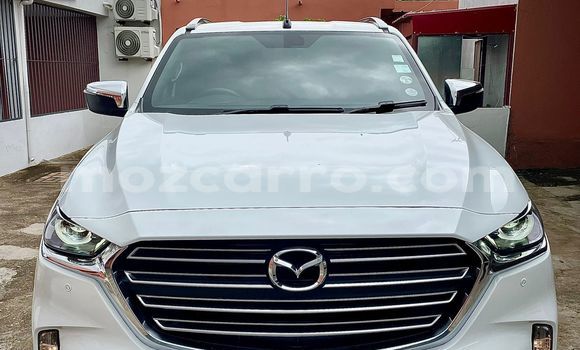 Nunua Ilio tumika Mazda BT-50 Nyeupe Gari ndani ya Maputo nchini Maputo