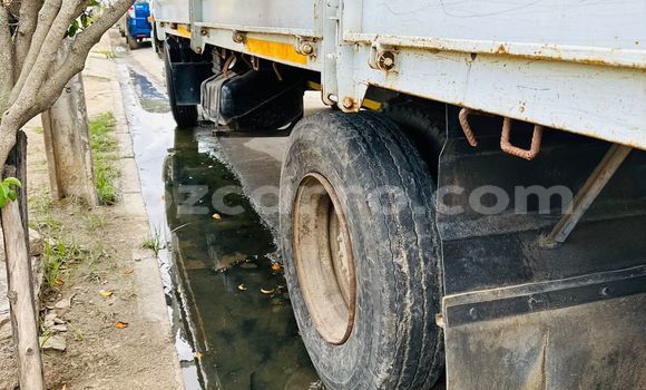 Tenga Tsaru Nissan Urvan Chena Mota in Maputo in Maputo Tenga Tsaru Nissan Urvan Chena Mota in Maputo in Maputo