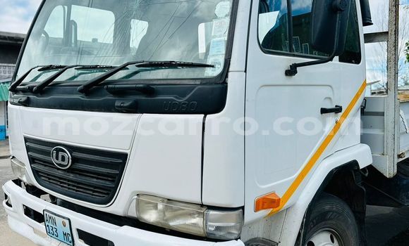 Tenga Tsaru Nissan Urvan Chena Mota in Maputo in Maputo Tenga Tsaru Nissan Urvan Chena Mota in Maputo in Maputo