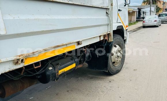 Tenga Tsaru Nissan Urvan Chena Mota in Maputo in Maputo Tenga Tsaru Nissan Urvan Chena Mota in Maputo in Maputo