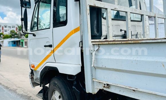 Tenga Tsaru Nissan Urvan Chena Mota in Maputo in Maputo Tenga Tsaru Nissan Urvan Chena Mota in Maputo in Maputo