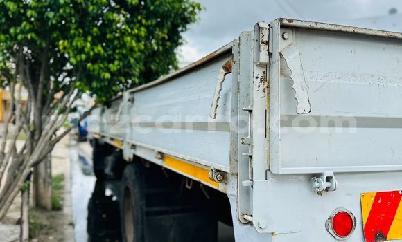 Tenga Tsaru Nissan Urvan Chena Mota in Maputo in Maputo Tenga Tsaru Nissan Urvan Chena Mota in Maputo in Maputo