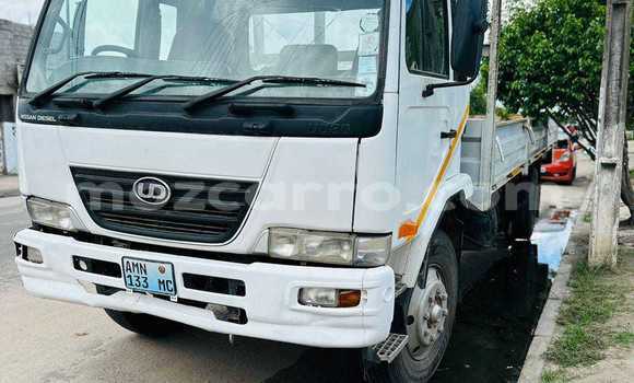 Tenga Tsaru Nissan Urvan Chena Mota in Maputo in Maputo Tenga Tsaru Nissan Urvan Chena Mota in Maputo in Maputo