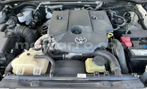 Nunua Ilio tumika Toyota Hilux Nyeupe Gari ndani ya Maputo nchini Maputo Nunua Ilio tumika Toyota Hilux Nyeupe Gari ndani ya Maputo nchini Maputo