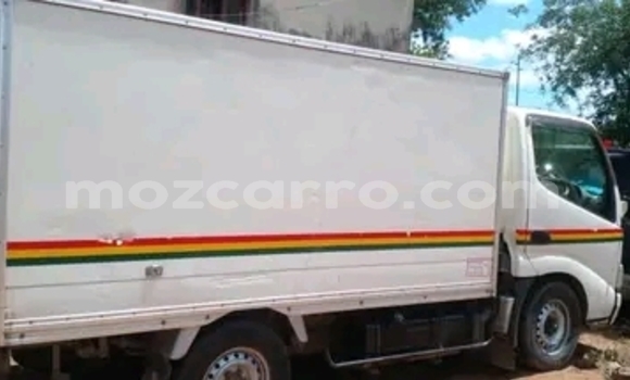 Nunua Ilio tumika Toyota Dyna Nyeupe Gari ndani ya Maputo nchini Maputo Nunua Ilio tumika Toyota Dyna Nyeupe Gari ndani ya Maputo nchini Maputo