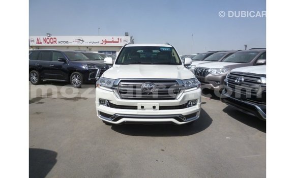 Nunua Imported Toyota Land Cruiser Nyeupe Gari ndani ya Import - Dubai nchini Cabo Delgado Nunua Imported Toyota Land Cruiser Nyeupe Gari ndani ya Import - Dubai nchini Cabo Delgado