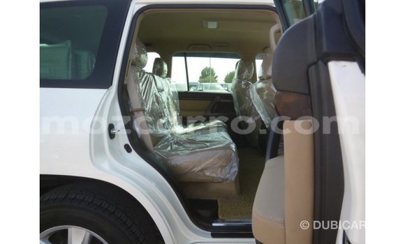 Nunua Imported Toyota Land Cruiser Nyeupe Gari ndani ya Import - Dubai nchini Cabo Delgado Nunua Imported Toyota Land Cruiser Nyeupe Gari ndani ya Import - Dubai nchini Cabo Delgado