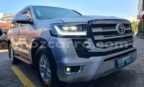 Comprar Usado Toyota Land Cruiser Branco Carro em Maputo em Maputo