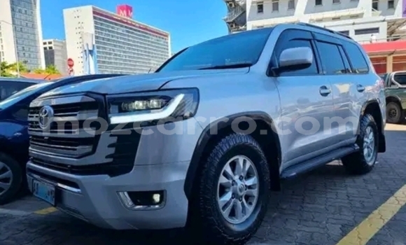 Nunua Ilio tumika Toyota Land Cruiser Nyeupe Gari ndani ya Maputo nchini Maputo Nunua Ilio tumika Toyota Land Cruiser Nyeupe Gari ndani ya Maputo nchini Maputo