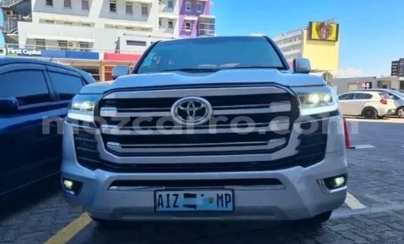 Nunua Ilio tumika Toyota Land Cruiser Nyeupe Gari ndani ya Maputo nchini Maputo Nunua Ilio tumika Toyota Land Cruiser Nyeupe Gari ndani ya Maputo nchini Maputo
