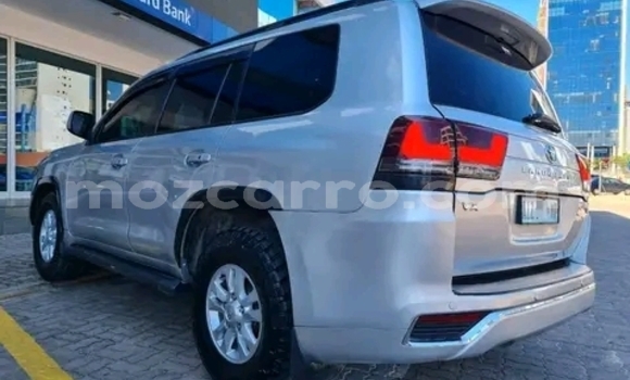 Nunua Ilio tumika Toyota Land Cruiser Nyeupe Gari ndani ya Maputo nchini Maputo Nunua Ilio tumika Toyota Land Cruiser Nyeupe Gari ndani ya Maputo nchini Maputo