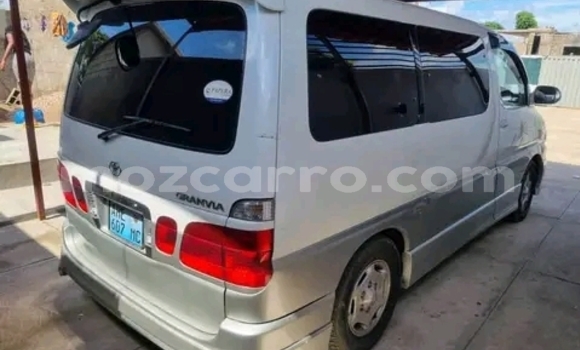 Comprar Usado Toyota Granvia Branco Carro em Maputo em Maputo