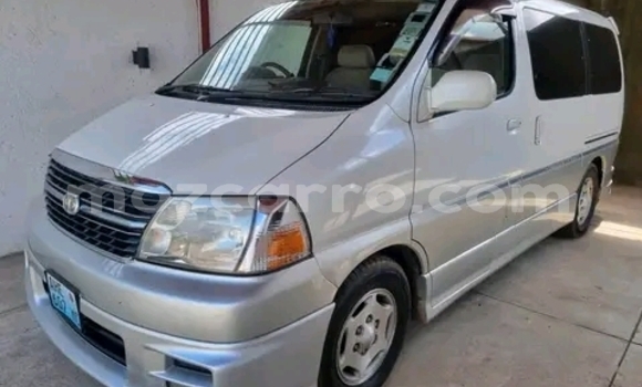 Tenga Tsaru Toyota Granvia Chena Mota in Maputo in Maputo Tenga Tsaru Toyota Granvia Chena Mota in Maputo in Maputo